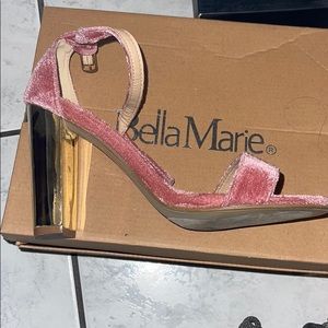 Velvety with a gold heel